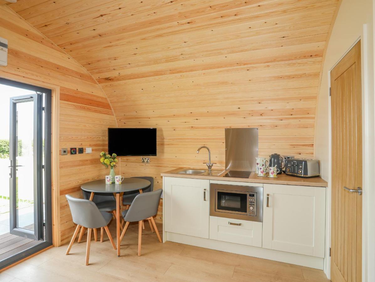 Caban Cariad Holyhead Bagian luar foto