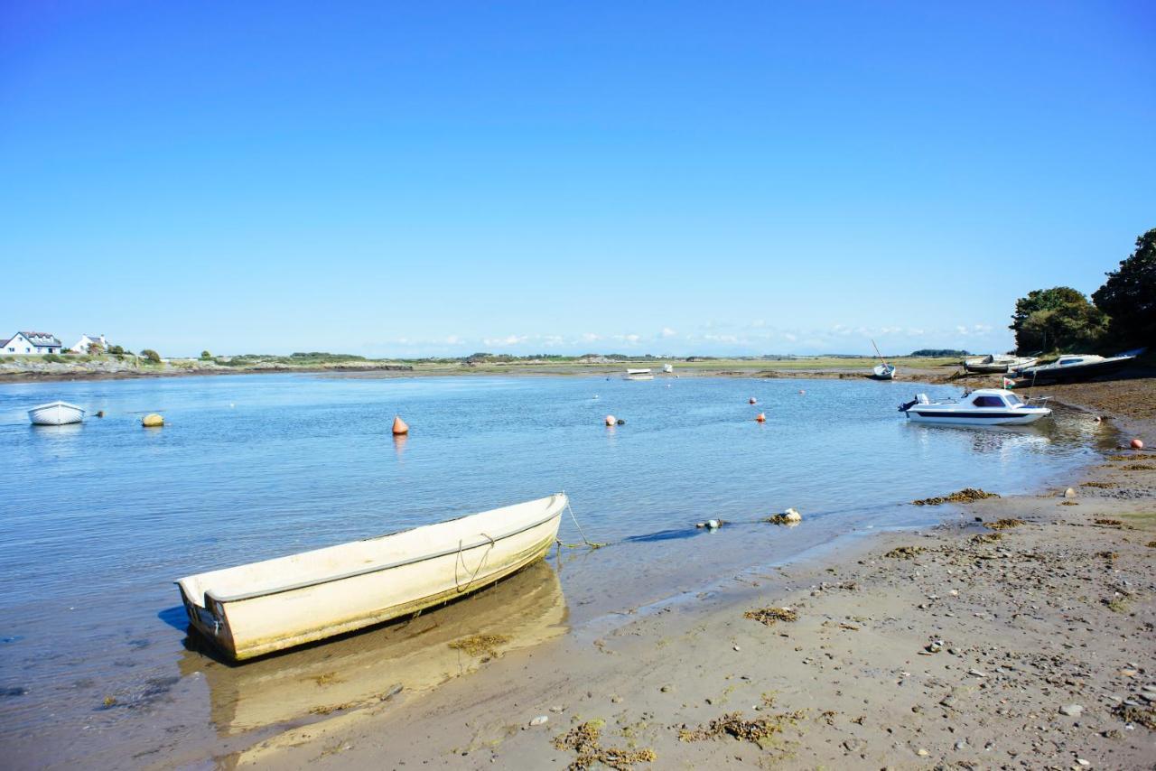 Caban Cariad Holyhead Bagian luar foto