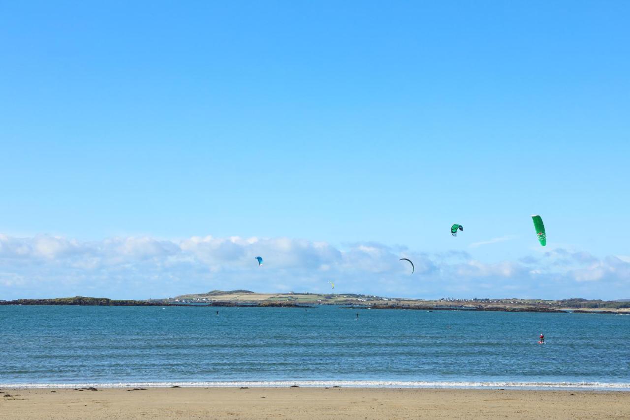 Caban Cariad Holyhead Bagian luar foto